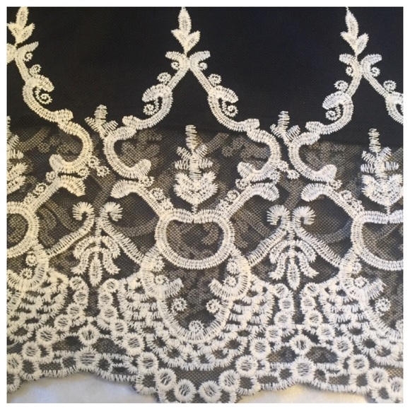 Lace with sheer overlay chamise - Picture 5 of 5